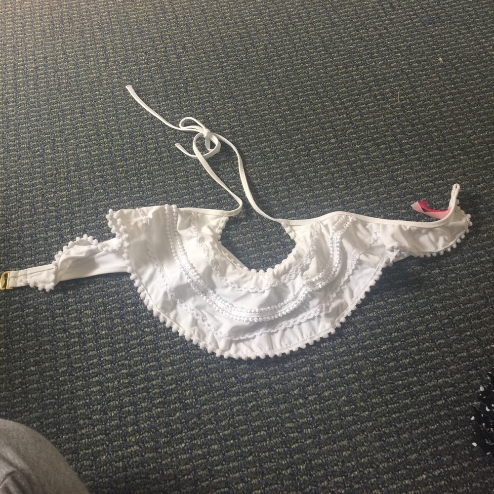 Victoria’s Secret bathing suit top, size small